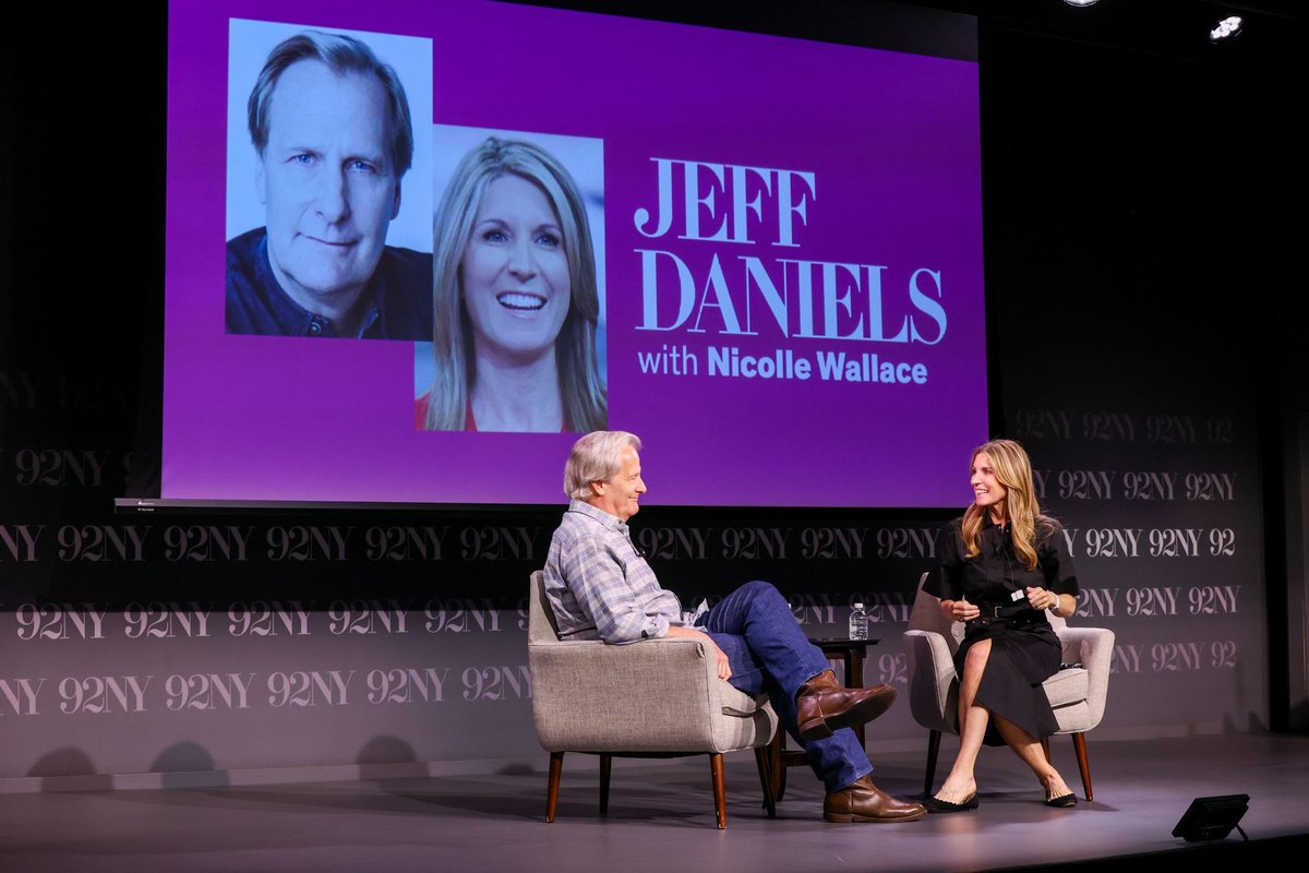 Jeff Daniels discusses his new @Netflix series, A Man in Full, at 92NY with MSNBC’s Nicolle Wallace. 

#RandCPMK #RandCPMKTalent #JeffDaniels