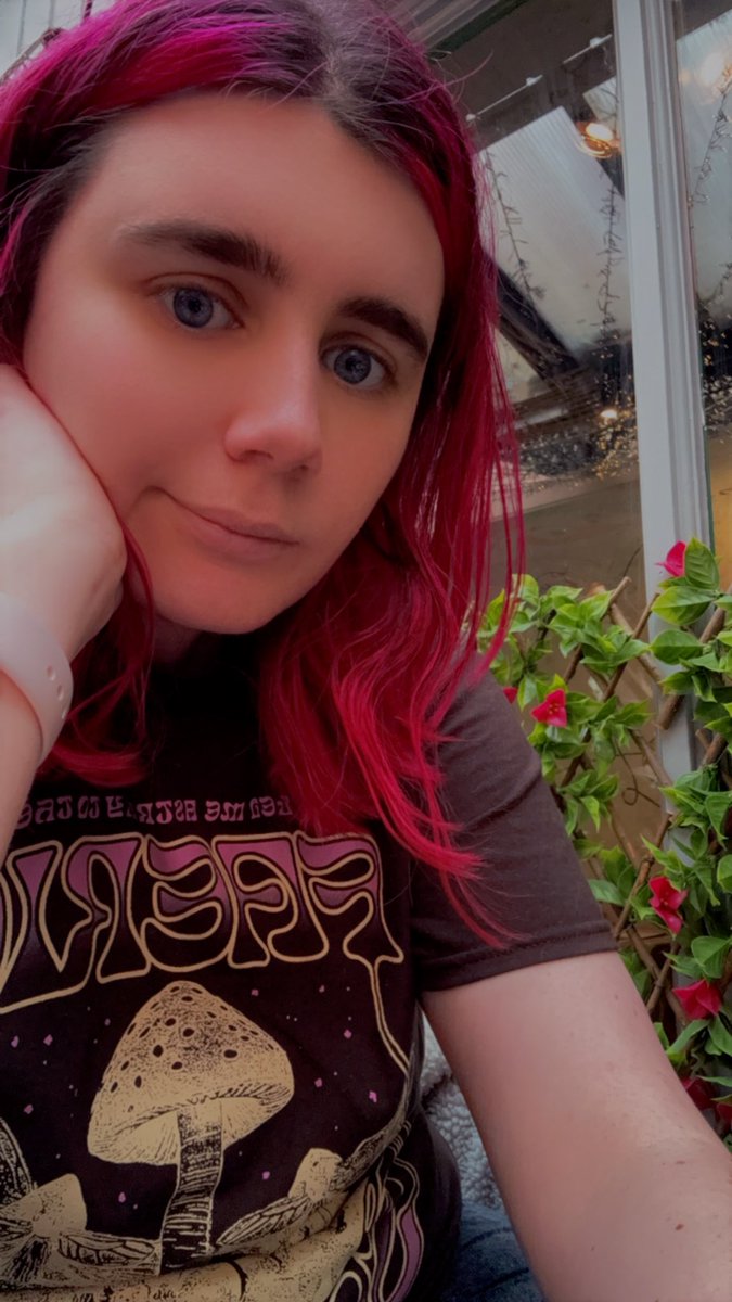 louluxia's tweet image. I'll take anything you have
If you could throw me a line
I should've loved you better
Do you think that now's the time you should let go?