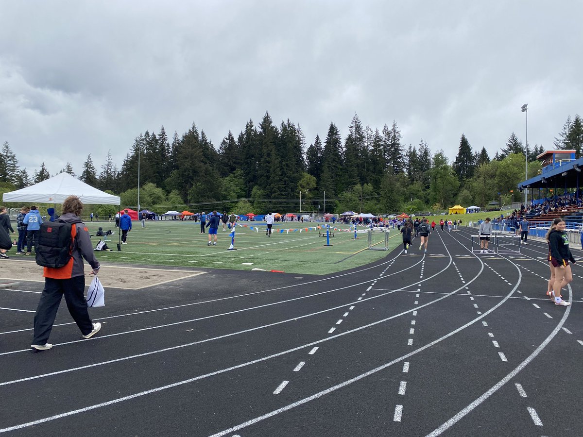 📍Spudder Stadium

Final meet before postseason! It's the annual Spudder Classic at Ridgefield. 

Today's weather: ☔️🌧️

Next week for subs: 🌞☀️