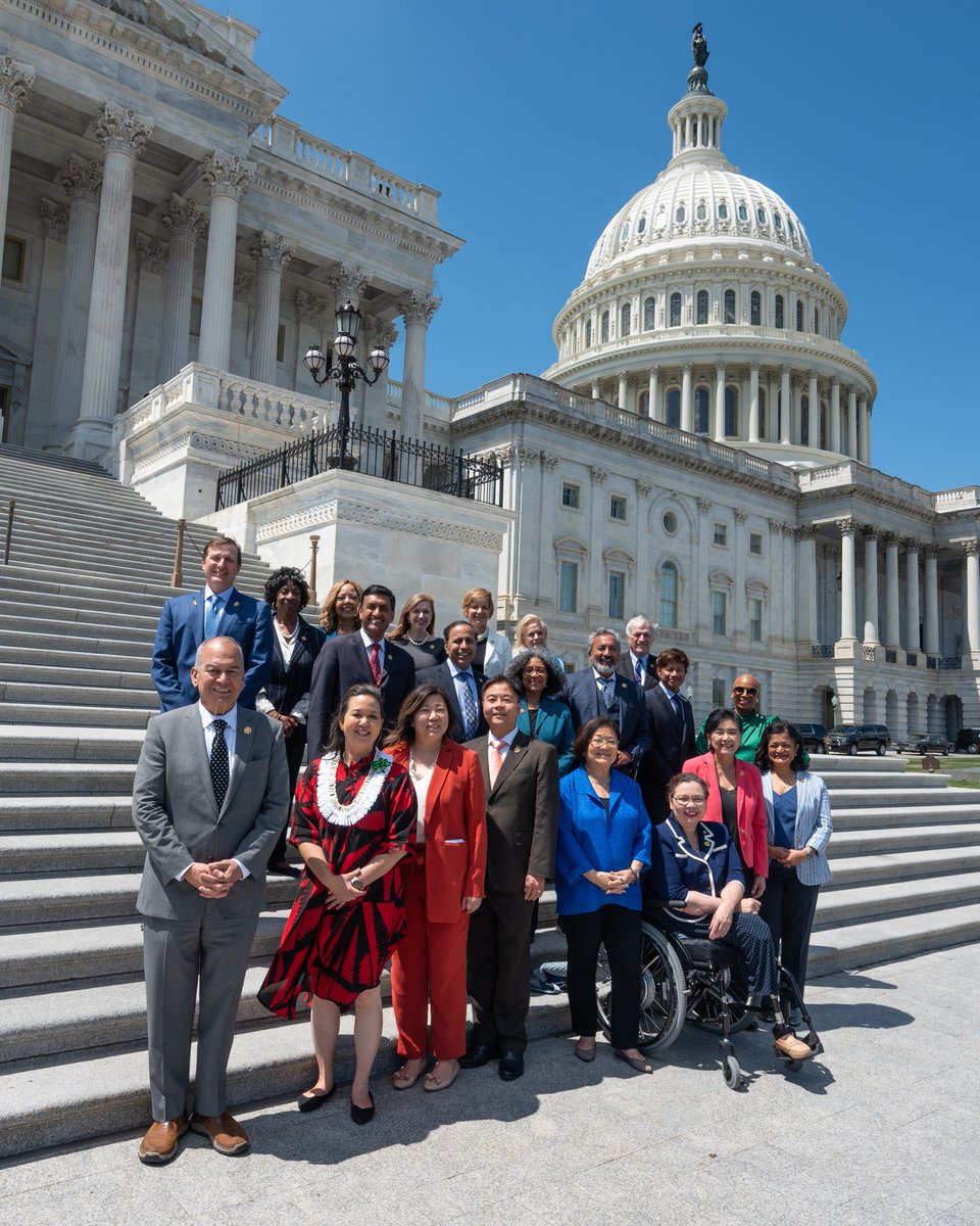 I joined my @CAPAC colleagues in celebrating Asian American, Native Hawaiian, and Pacific Islander Heritage Month! Let's unite in honoring the contributions, vibrant culture, and rich history of our AANHPI neighbors in the #MA7 & across the country.