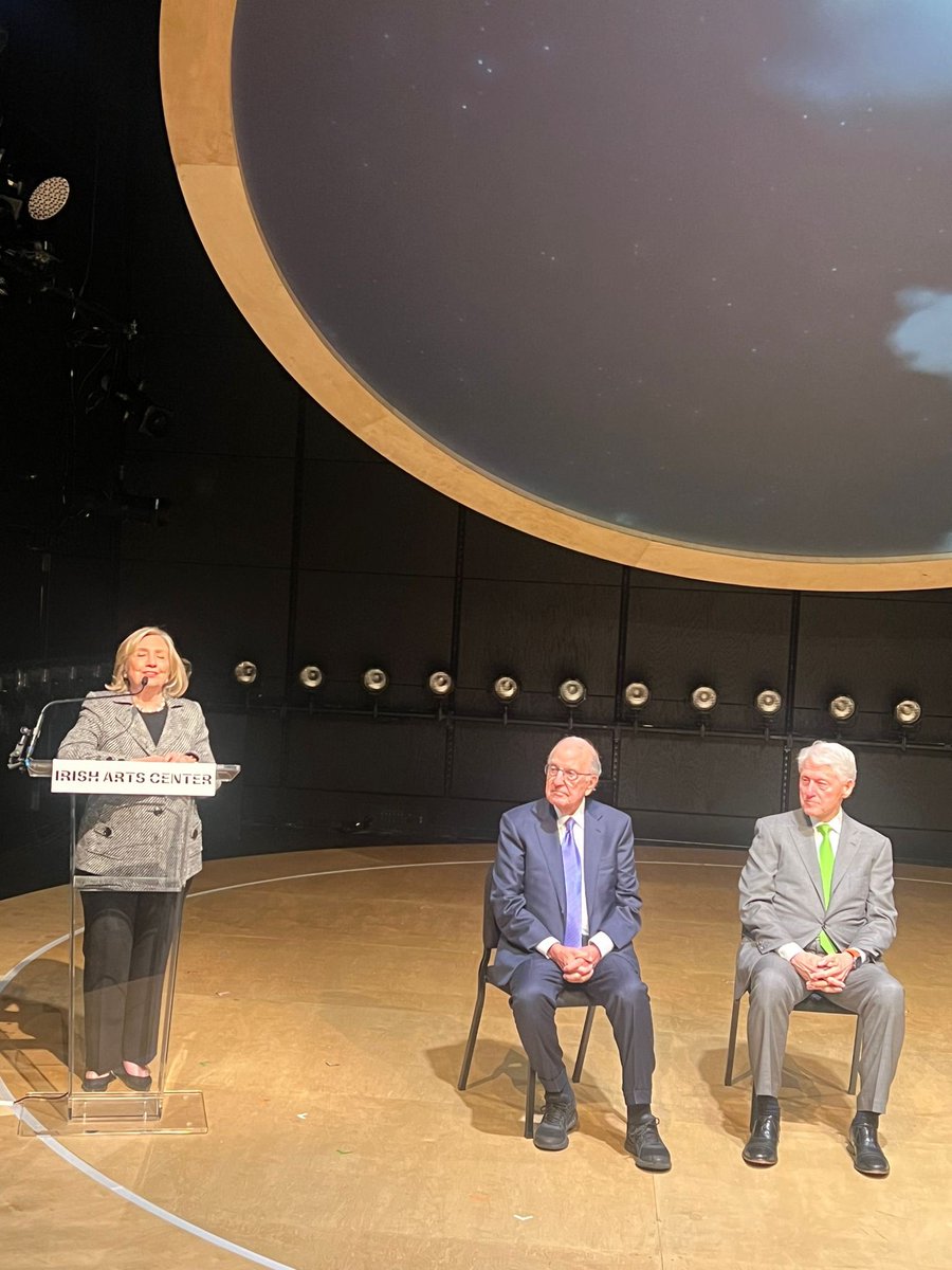 Unforgettable experience @IrishArtsCenter enjoying the outstanding production “Agreement” in the honourable company of those who worked so hard to bring peace to the island of Ireland: President @BillClinton, Secretary @HillaryClinton & Senator George Mitchell.