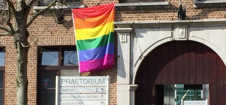 IDAHOT: 🏛️ Gemeentes worden aangemoedigd om een SOGIE-beleid te voeren: dit omvat anti-discriminatieclausules en screening van gemeentelijke documenten op genderneutraal taalgebruik. buff.ly/3wqc5aU