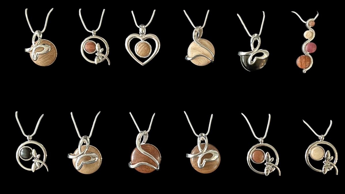 Good evening #womaninbizhour,
I’m so proud to have finished my pendants in time for @CraftyDukeEvent market tomorrow in #Leeds 🤩
Which is your favourite?

#handmade #woodworking #giftidea