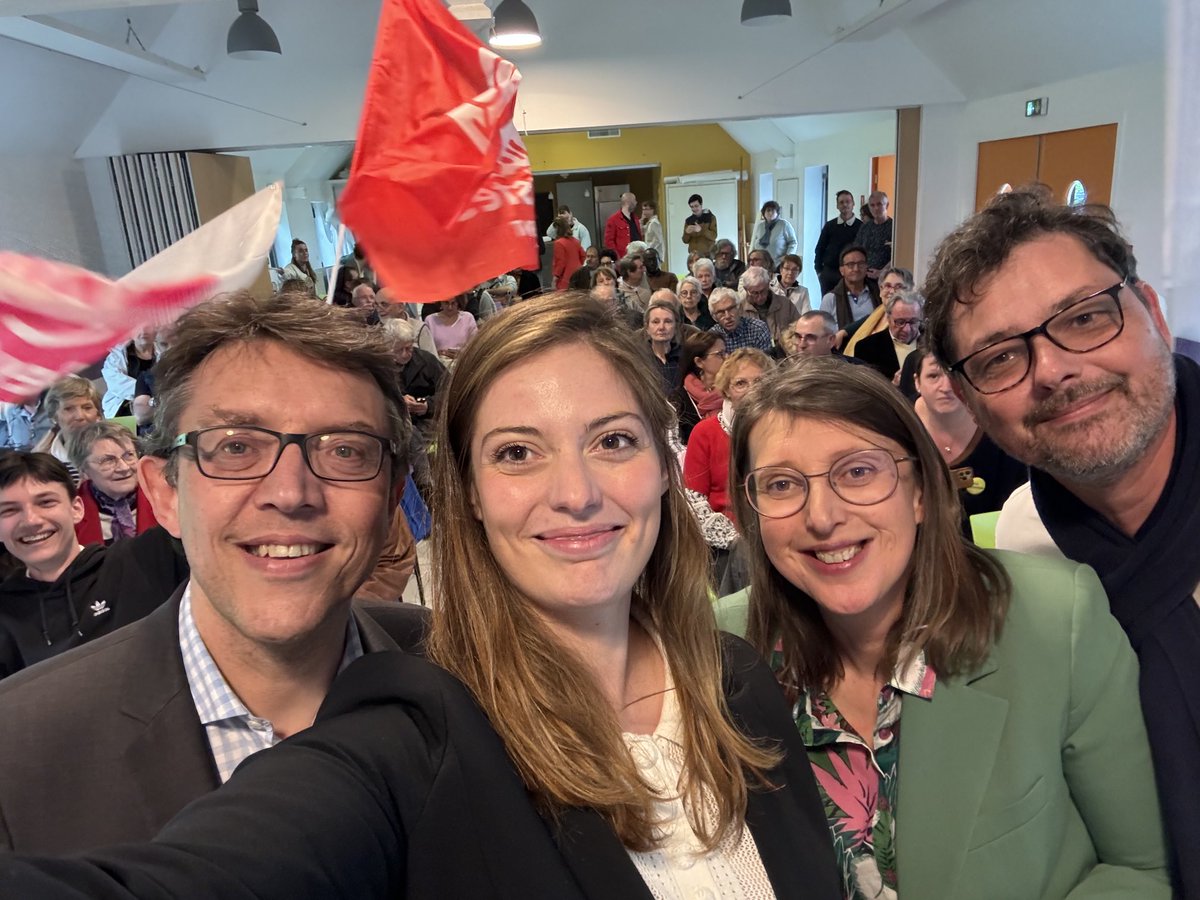 C’est parti pour la réunion #ReveillerlEurope à Guérande ac ⁦@partisocialiste⁩ ⁦@placepublique_⁩ ⁦@EmmaRafowicz⁩ ⁦@clergeau⁩ ⁦@rglucks1⁩ Salle comble ! ⁦@fede_ps44⁩ ⁦@JeunesSocialist⁩