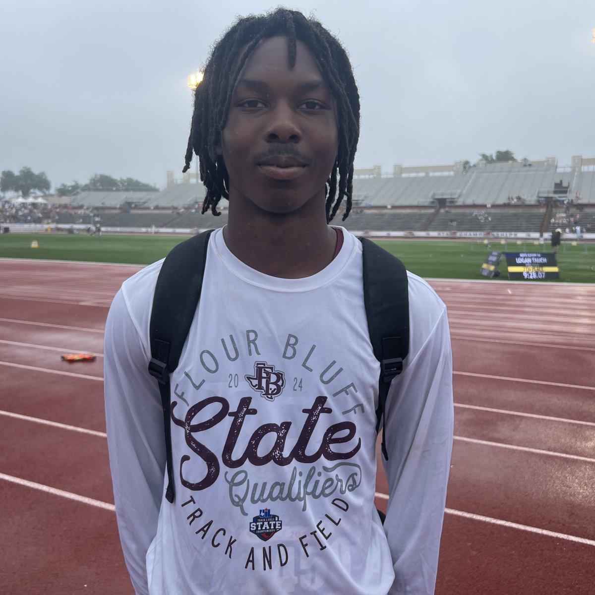 CC Flour Bluff WR @CameranDickson competing at #UILState track. He’s got an impressive offer list, including TCU, Houston and North Texas.