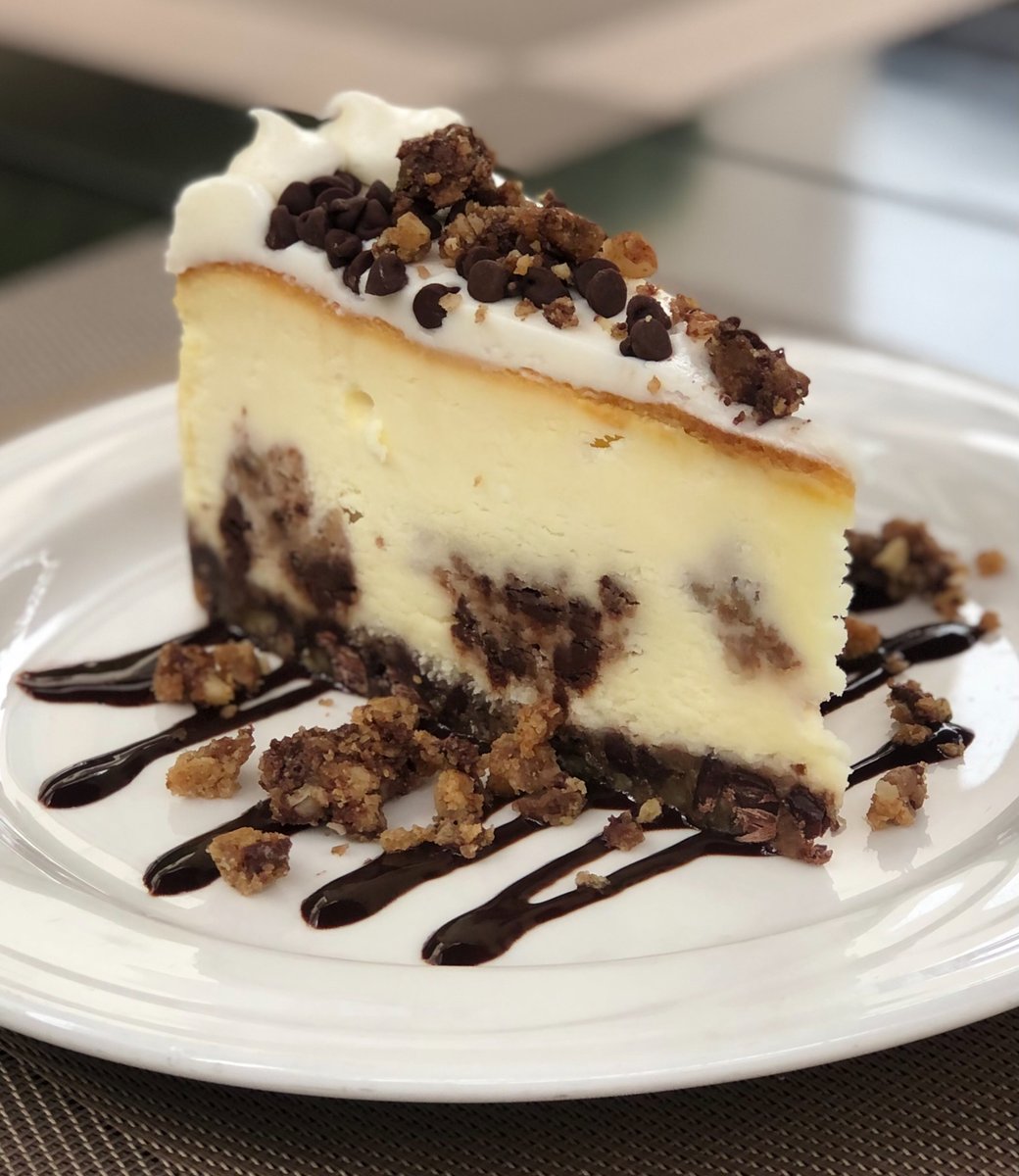 2TreeClaremont's tweet photo. "Every day is a good day for cheesecake"! So stop by the #doubletreeclaremont for yours today!  Available at #TheOrchardRestaurant in our Courtyard or our #MadeMarket in our Lobby. #doubletreecookiecheesecake #cheesecakelovers #foodie #fridaymood #doubletreebyhiltonclaremont https://t.co/wuFGt7S4h0