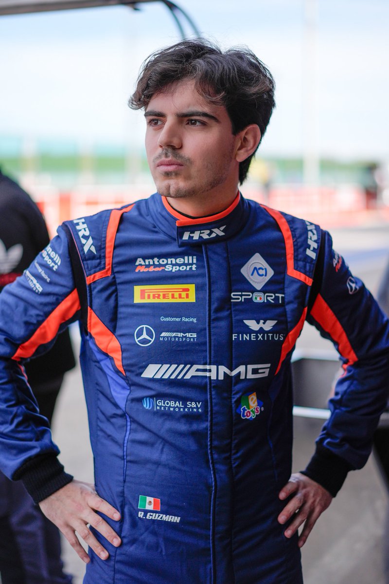 Viernes en Misano con los nuevos colores 🏖️☀️ #antonellimotorsport #mercedesamg