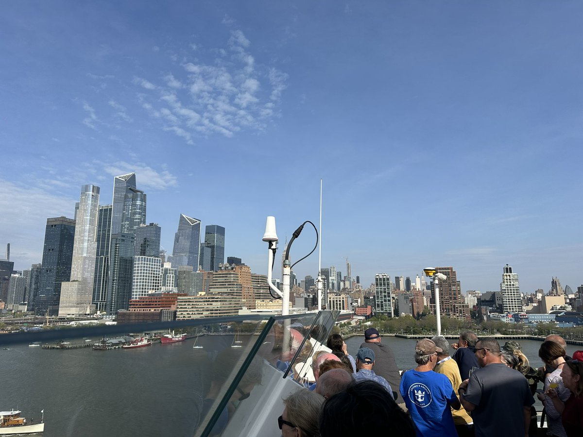 Sailing around the statue of Liberty was a once in a lifetime experience! Anthem of the Seas was the first royal
Ship to go that far down the Hudson river! What a trip! #transatlantic #newyork @RoyalCaribbean @MyRoyalEurope @likelovedo
