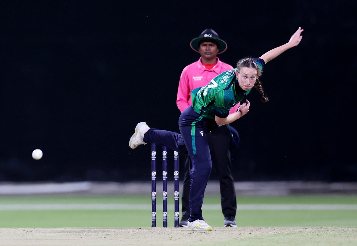 A great middle overs bowling display here, we have a fifth wicket now! Netherlands need 80 from 48 balls. ▪️ Netherlands 65-5 (12 overs) ▪️ Ireland 144-4 (20 overs) SCORECARD: bit.ly/3WvGxeF WATCH: icc.tv #IREvNED #BackingGreen ☘️🏏