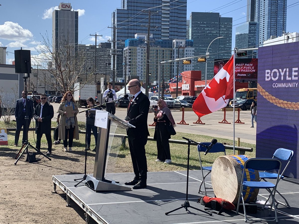 Federal minister Randy Boissonnault announces Ottawa coming to the rescue of Boyle Street, investing $21 million to allow new King Thunderbird Centre to be completed. #yeg #yegdt