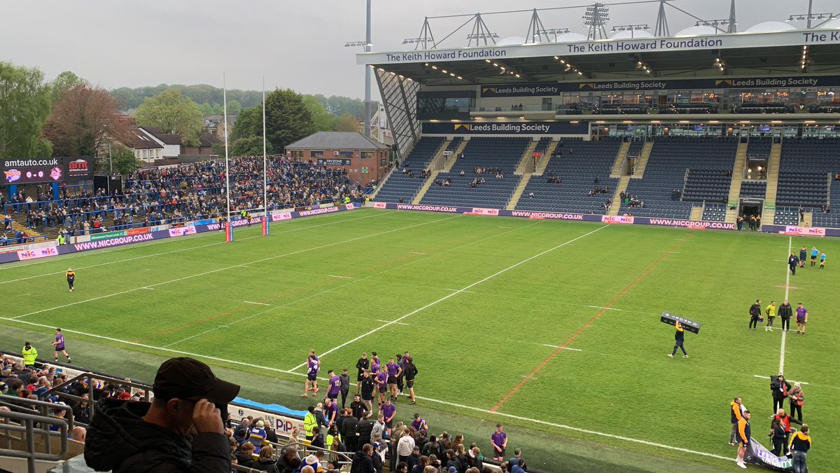 I’ve arrived at Headingley for tonight’s clash between @leedsrhinos and @LondonBroncosRL. The Rhinos have lost their past four at home, but they come into tonight heavy heavy favourites. You never know with this Leeds team though #SLLEELON #SuperLeague