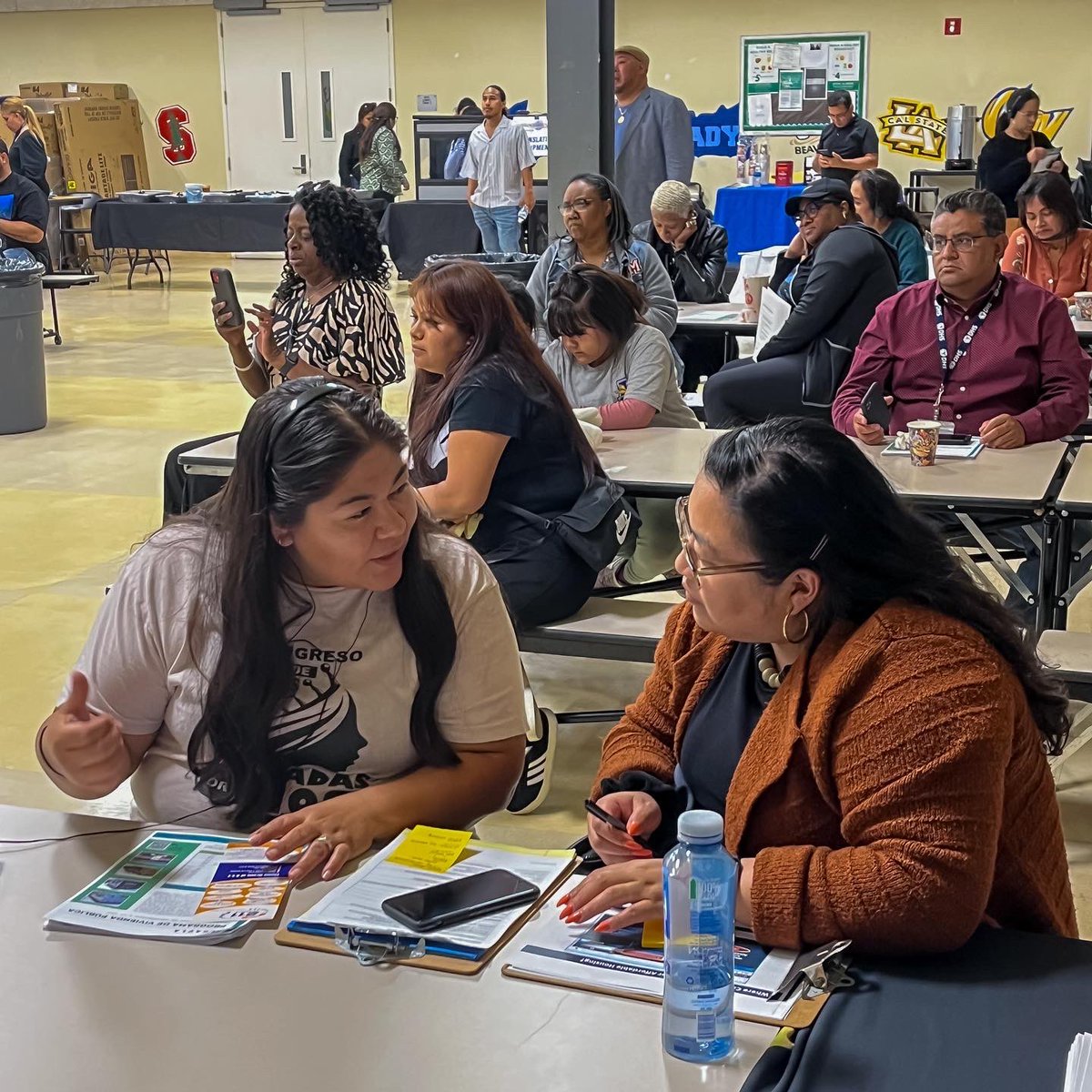 Thanks for joining the #LAHDAffordableHousing team, @currendpricejr, @hacla1938 and our community partners for an affordable housing workshop last night!

🔎 Miss the workshop but looking to learn more this #AffordableHousingMonth? Visit lahousing.lacity.org/AAHR.