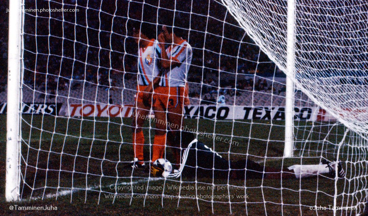 Hace 40 años, 3 de mayo de 1984, en el Estadio Centenario, Nacional de Montevideo vs El Nacional de Quito, partido de Copa Libertadores #ClubNacionaldeFootball #ElNacional #CopaLibertadores @AntonioUbilla1