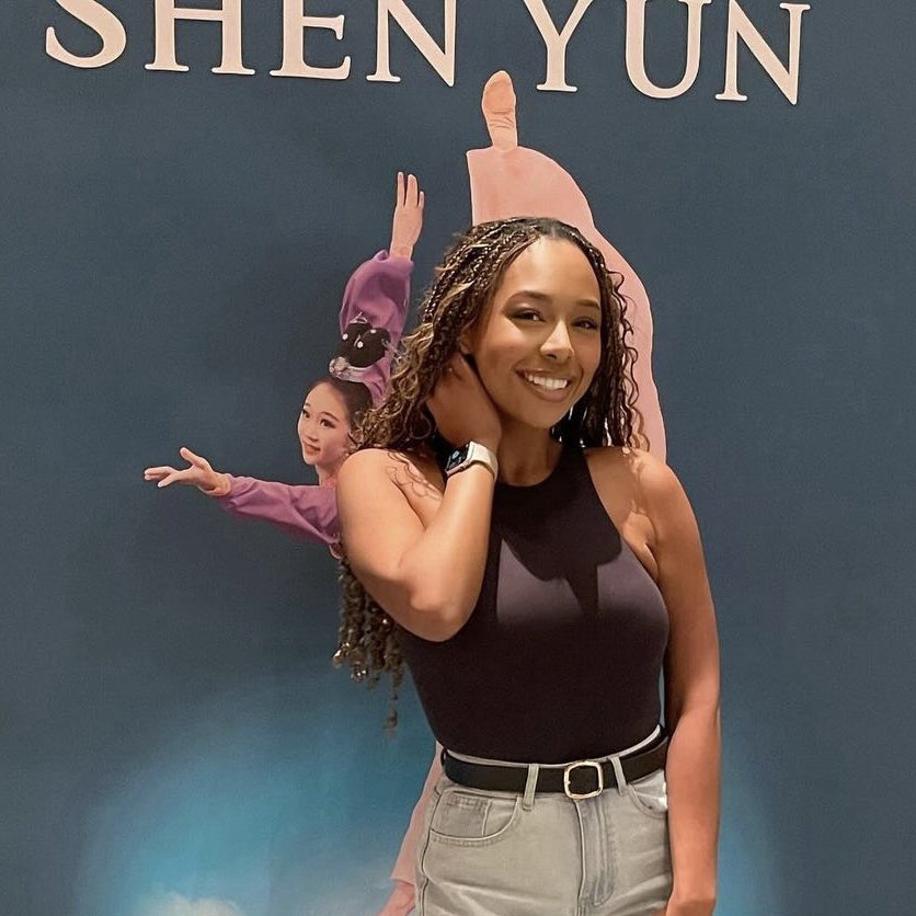 There’s a lot to celebrate today—happy Friday and happy #aapiheritagemonth! Today’s #FanFriday shout out goes to @ iamzakeerahjcooper 🎉 thank you for seeing Shen Yun at NJPAC. 

Be our next featured fan! Just tag us in your photos/videos the next time you visit.