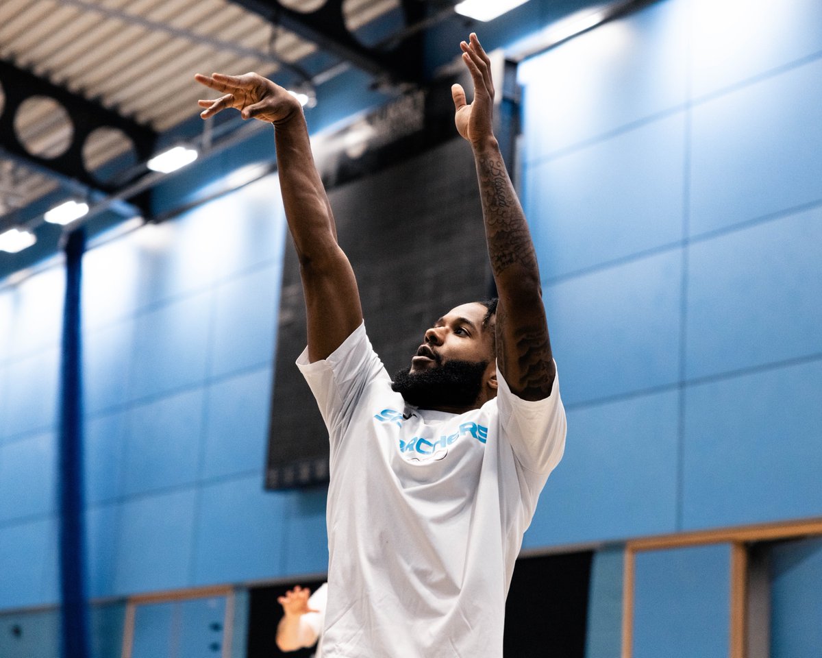 🚨 20 MINUTE WARNING 🚨 Tune in at 7:30pm 📺👉 bit.ly/4a0haV7 #SurreyScorchers