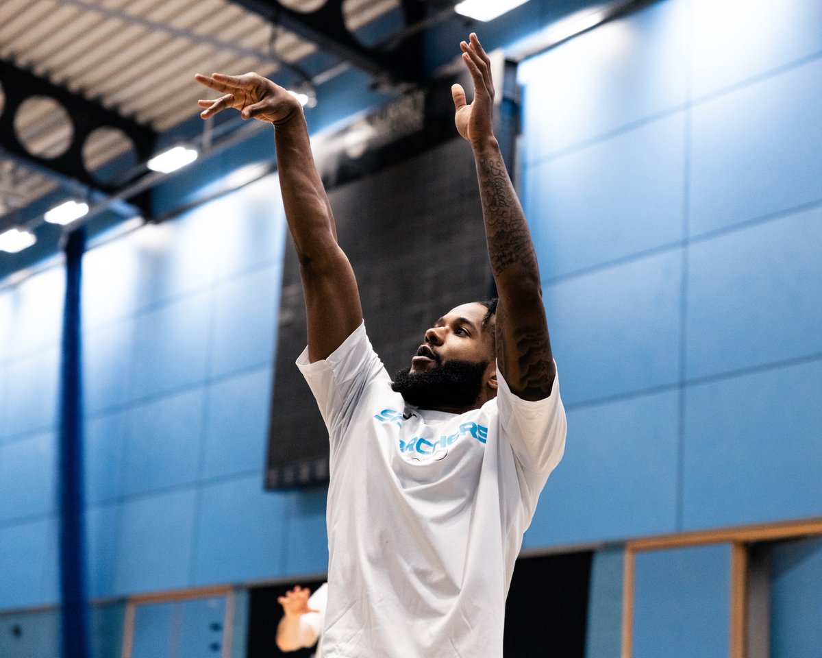 🚨 20 MINUTE WARNING 🚨

Tune in at 7:30pm 📺👉 bit.ly/4a0haV7

#SurreyScorchers
