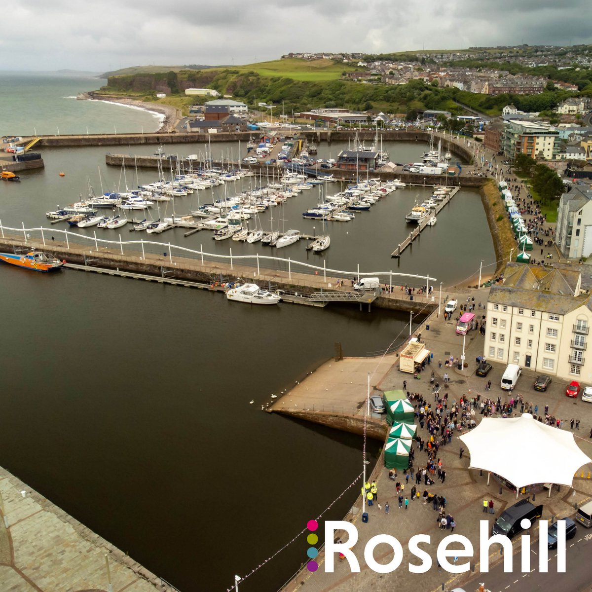 🎉🌞Happy Bank Holiday weekend everyone!🎉🌞
If you aren't coming to The Freddie &amp; Queen Experience tonight 🎶🎤🎸what are you up to?Maybe a walk round our lovely Harbour?
Tell us below.
#bankholiday #weekendvibes #lovewhereyoulive #whitehavenharbour