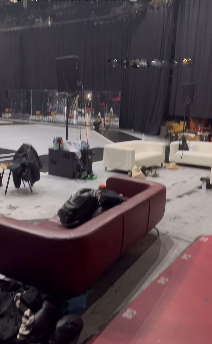 OMG STAGE LAYOUT TEASE??

#GirlsAloud