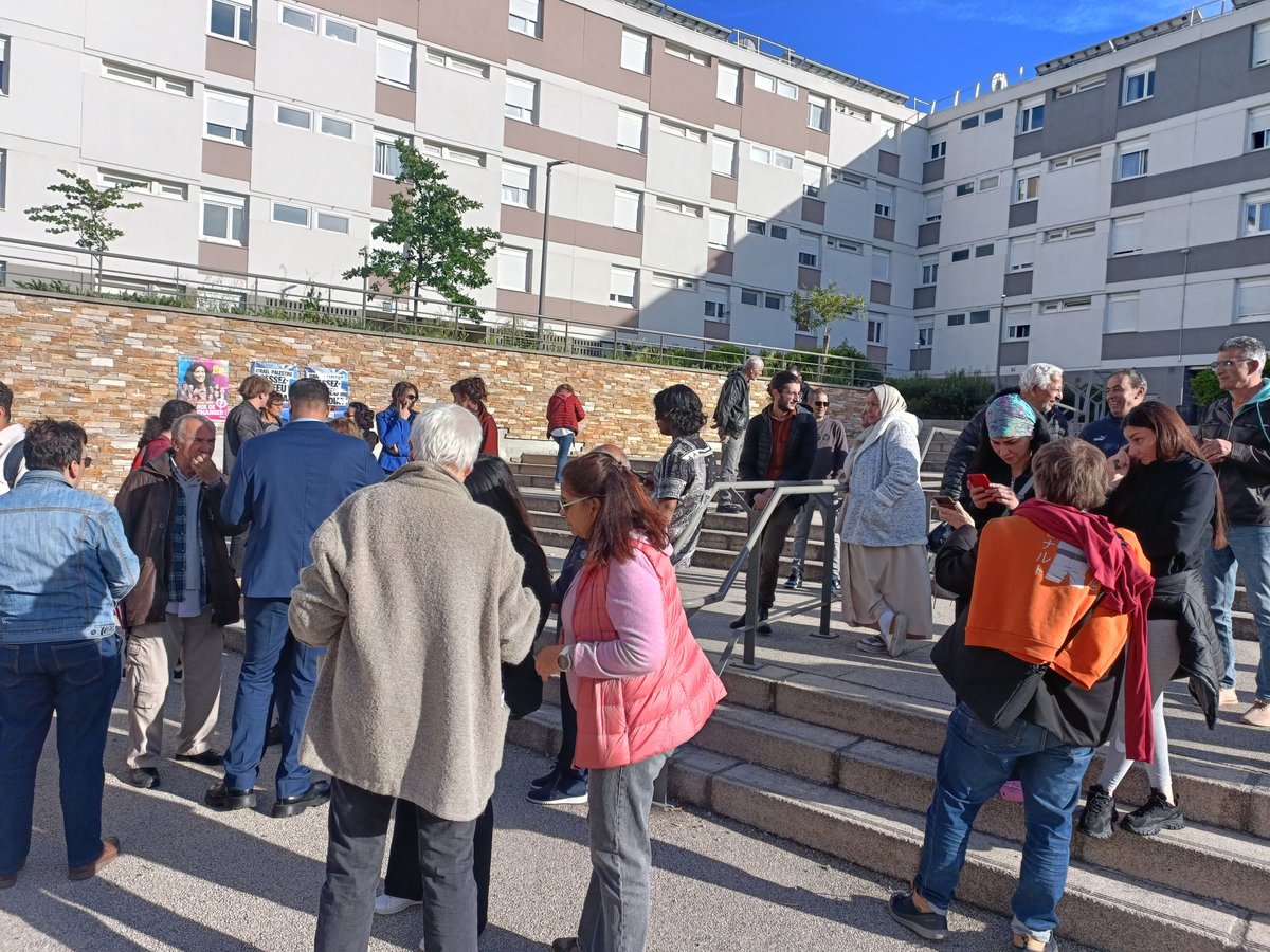 🔥Magnifique porte-à-porte à La Soude (Marseille 9e) avec @mbompard et @sebastiendelogu. Merci aux habitants du quartier de leur accueil. Ce soir, ils ont décidé de s'assembler dans un nouveau groupe d'action. Le peuple entre dans la bataille. On continue, on construit.