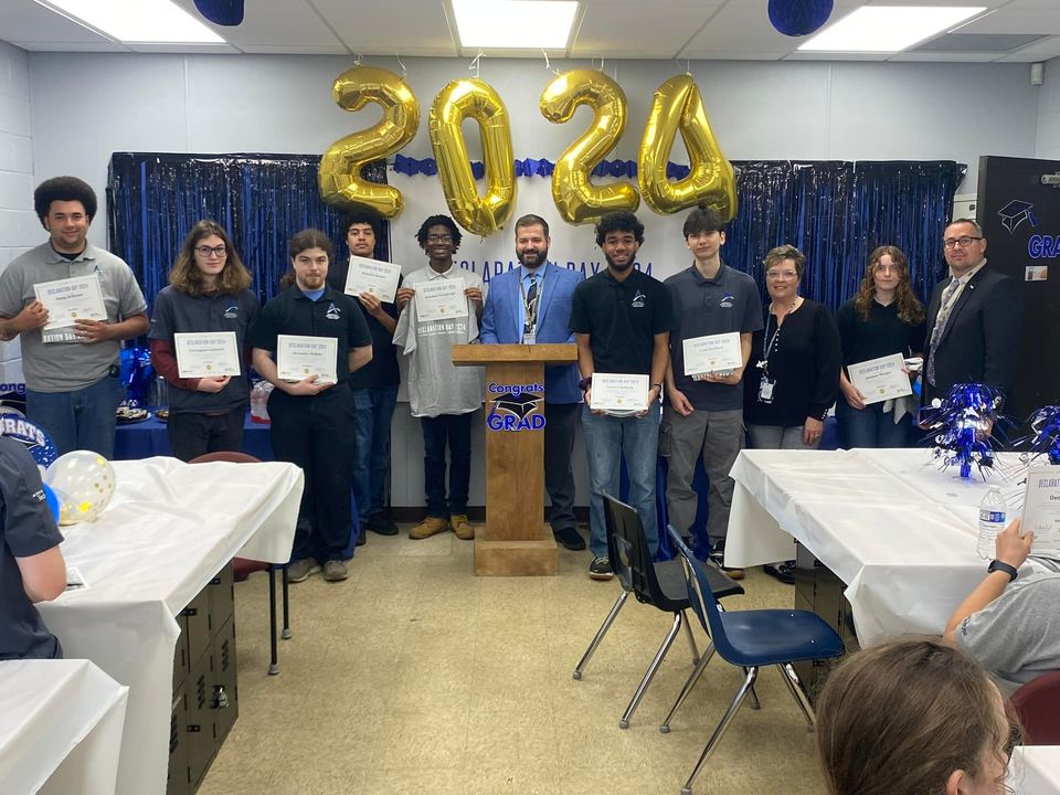 TPSProud's tweet photo. Declaration Day for ANSAT and Waite to celebrate all seniors who have determined their pathway after graduation, whether it’s to enroll in college, enlist in the military, or gain employment.
Congratulations and best wishes to all our students!
#DeclarationDay
#TPSProud
🟥🟦🟩🟨 https://t.co/IQkxlmr93Z