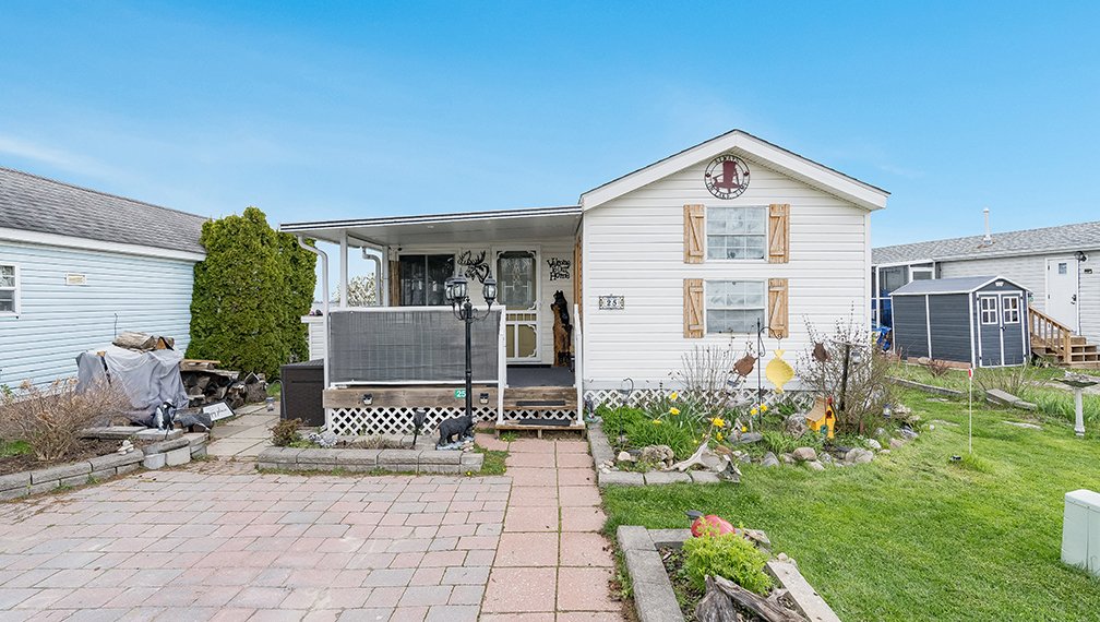 HOME FOR SALE - Lakefront Bungalow Capturing Beautiful Sunset Views - #25-10 Winfield Drive, Victoria Harbour #FarisTeam #NewListing #RealEstate #ForSale #HomeForSale #SimcoeCounty #Tay #VictoriaHarbour #Bungalow #Waterfront #Lakeside #Backyard 

faristeam.ca/listings/25-10…