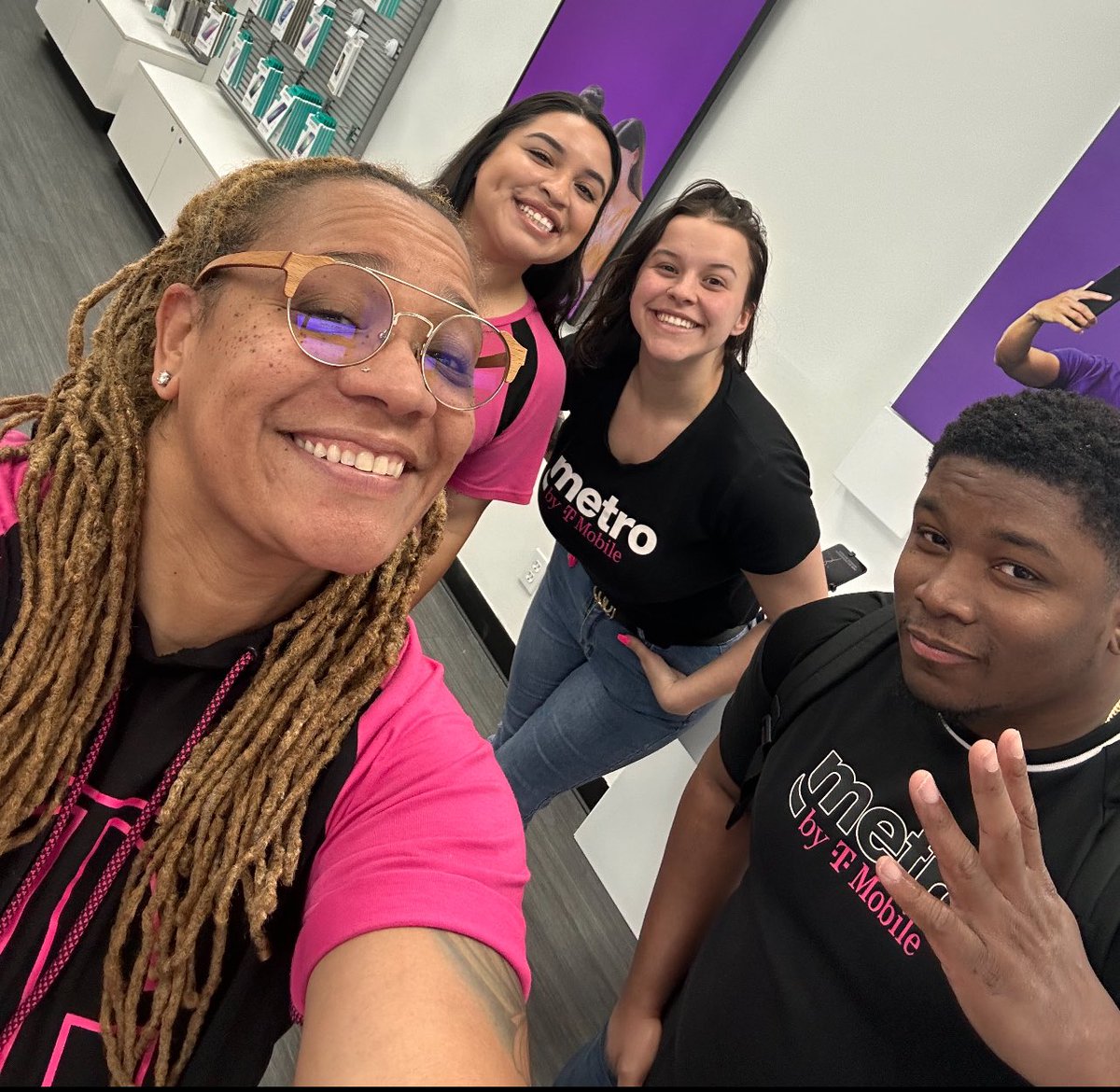 Kate Forrest (Tiffner) tweet media