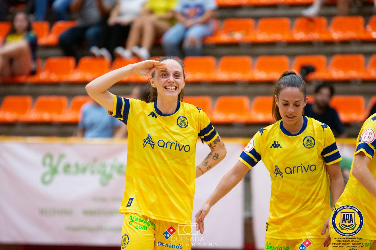 @Clauudialopez7 renovada!! Nuestra jugadora seguirá unida a nosotros las dos próximas temporadas.

📷@Pakito_88
#NuestrasGuerreras #FutsalFemenino #HastaElÚltimoMinuto #Renovación