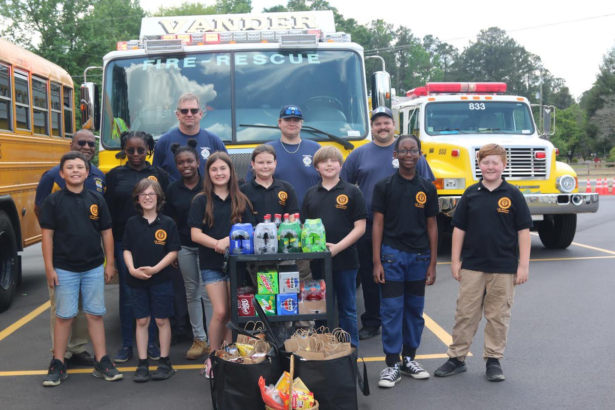 J. W. Seabrook Elementary Beta Club Service Project supporting our local volunteer firefighters with snacks and goodies!  <a href="/SeabrookBobcats/">J.W. Seabrook</a> @CCSSuptConnelly <a href="/CumberlandCoSch/">Cumberland County Schools</a>
