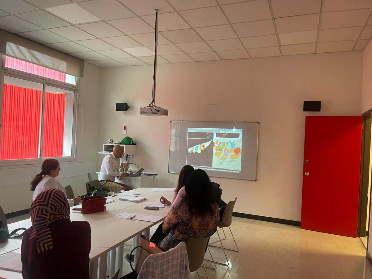 Une séance d'information sur les nouveaux programmes de français et de mathématiques des cycles 1 et 2 
#réflexion
#découverte 
#stratégies
#albums à jouer 
#éducation financière Institut français Beyrouth
<a href="/Hhhsinfo/">Houssam Hariri HS</a> 
<a href="/LinaMajzoub1/">Lina Majzoub</a> <a href="/tbaassiri/">Tharwat Baassiri</a> <a href="/sashgh/">Sasha Ghosn</a> 
<a href="/dina_jradi/">Dina Jradi</a>