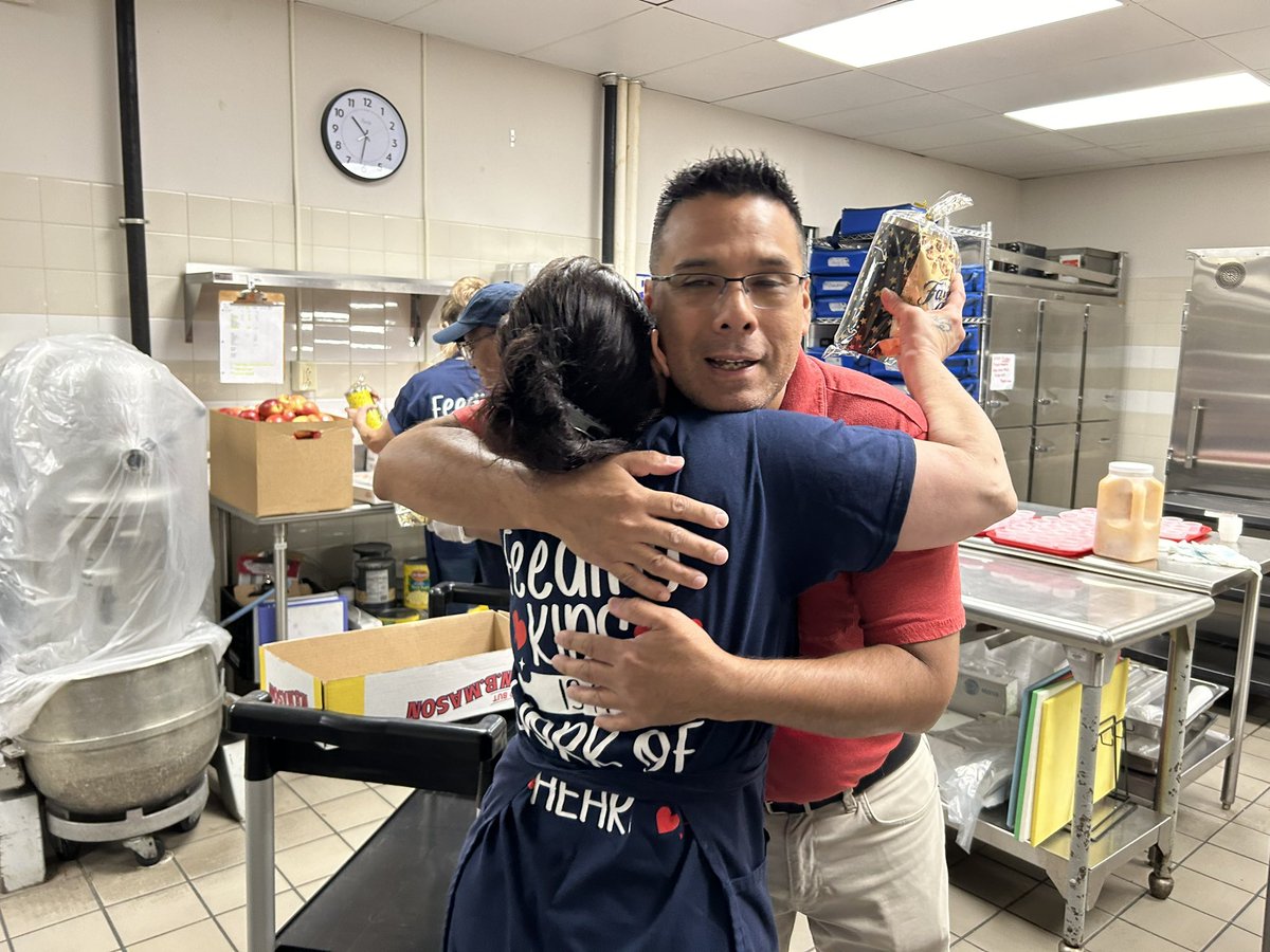 Honoring NWS Cafeteria Staff! Thank you for all you do everyday! 🎉👏💯
<a href="/KellyCaci/">Kelly Caci</a>
@Nicmusiclady 
<a href="/NBNYSchoolMeals/">NewburghSchoolMeals</a> 
<a href="/AndreaMoriarty2/">Andrea Moriarty</a> 
<a href="/andrea_merrill/">Andrea Merrill</a> 
<a href="/newburghschools/">Newburgh Schools</a> 
@NewburghFreeLib