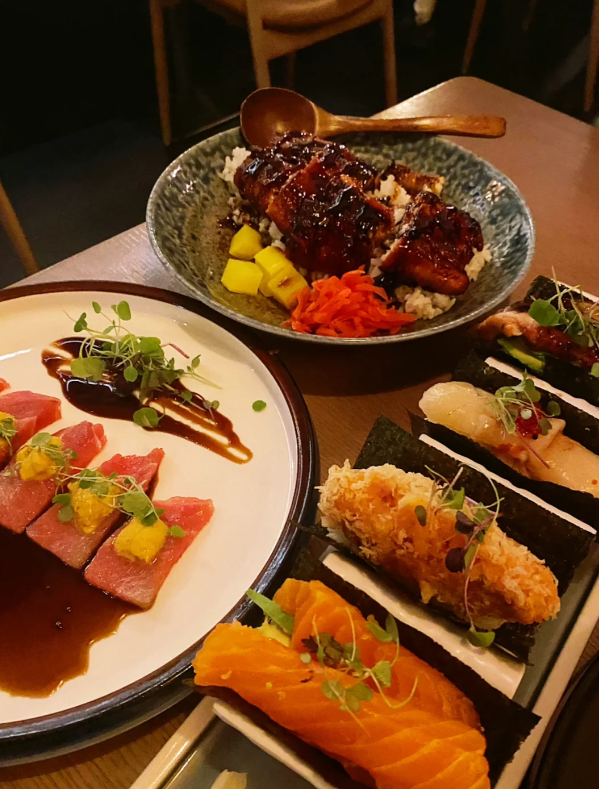 Violet_NY's tweet photo. マンハッタントレジャー 日本料理みかど｜冬虫夏草手巻き https://t.co/D2aqwJJOy6