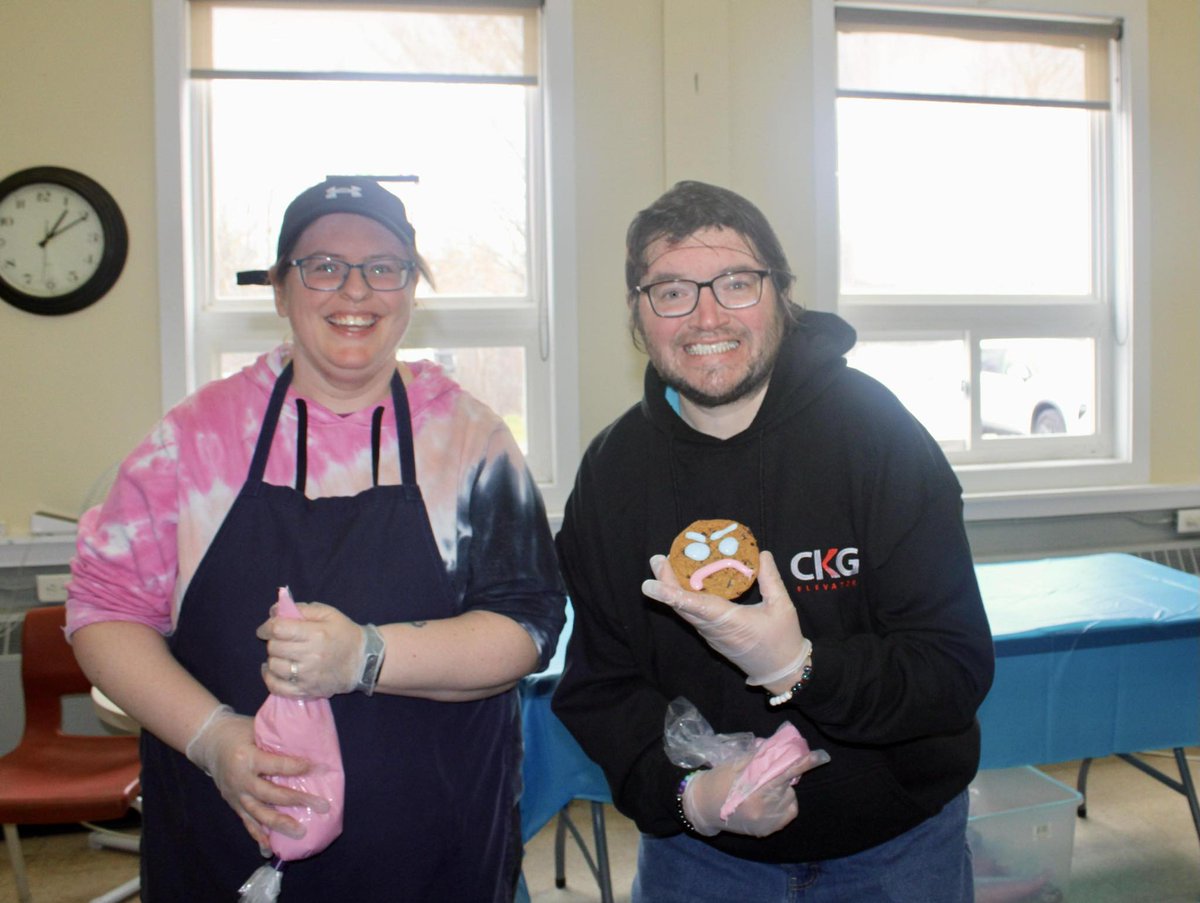 On Tuesday, I had the pleasure to help those at Corridor Community Options for Adults (CCOA) in #EnfieldNS decorate some #SmileCookies. They were going to be sold at Tim's in Enfield and #ElmsdaleNS. I think we did awesome! Thanks for having me. #TheLakerNews #EastHants