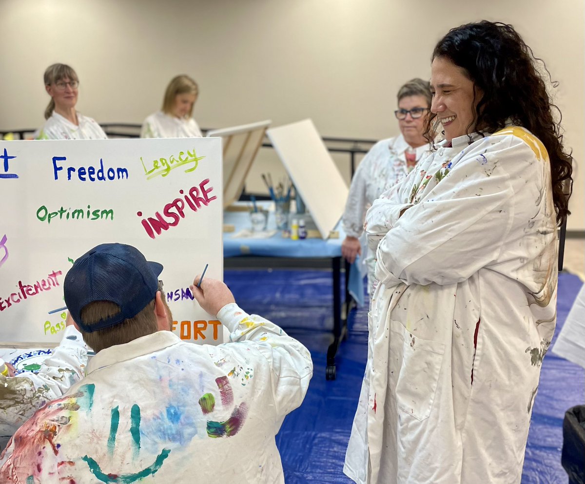 Grit and optimism are some of the words I painted that describe being a #smallbiz owner. Had the chance to join Montana’s #smallbiz champion, Karen Grosz of Canvas Creek Teambuilding, and other #biz owners for an inspiring activity. #SmallBusinessWeek