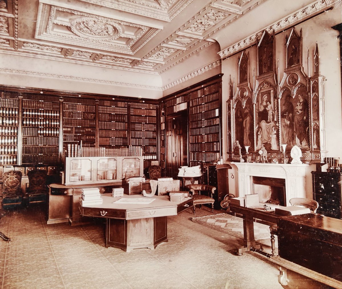 #HaighHall once housed the largest private library in Europe📖The Bibliotecha Lindesiana was a vision of the human intellect📖Our vision for #HaighHall funded by @luhc @HeritageFundUK @WiganCouncil & @ace_national places education for all at its heart ❤️