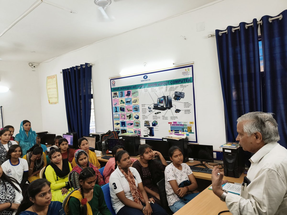 📷 Eduquest and TATA Power DDL joined forces to spread awareness on lifestyle diseases and thyroid issues among females at Dariyapur VT Centre. Thanks to Dr. R K Gupta for enlightening us on preventive measures and management.  📷 #ThyroidHealth #Eduquest #TATAPowerDDL