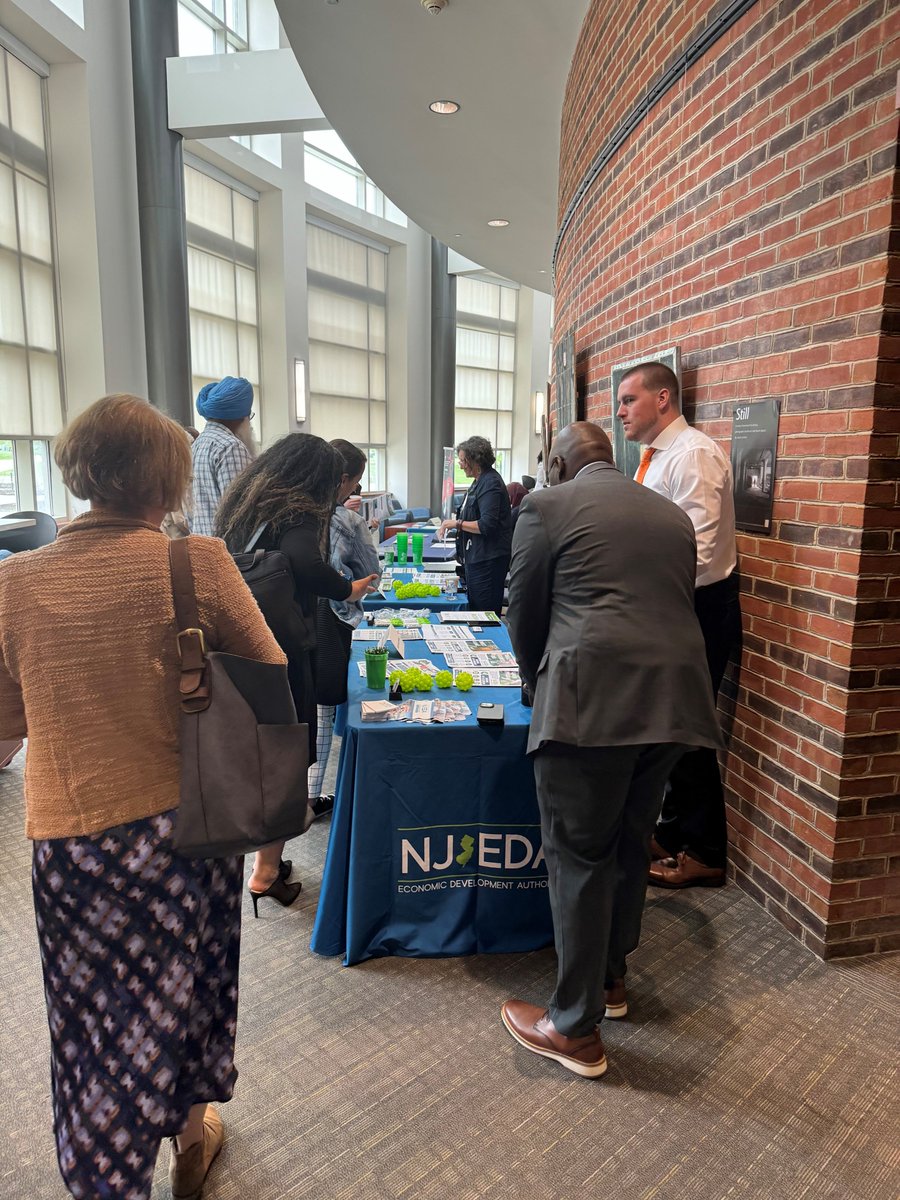 Hundreds joined the NJEDA and partner organizations at Show Me the Resources today, allowing small business owners the opportunity to meet staff face-to-face and attend workshops to support small business success!