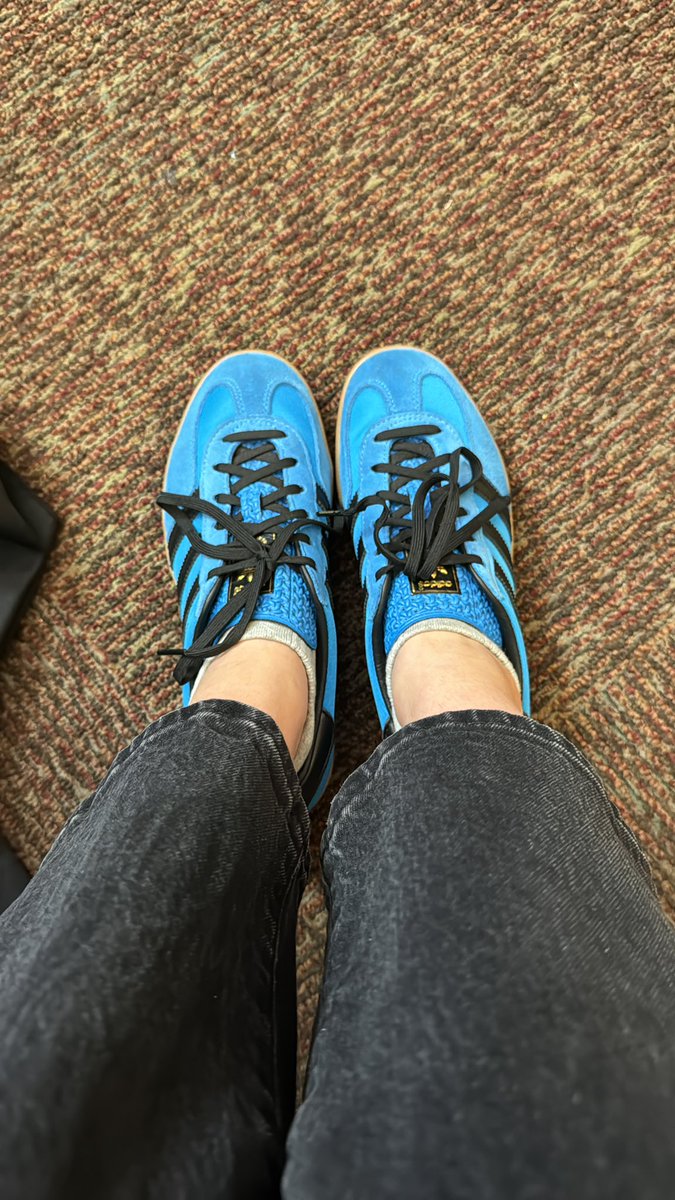 #ShoesOfDevOps show them shoes off at #DevOpsDaysAustin 💙🦋