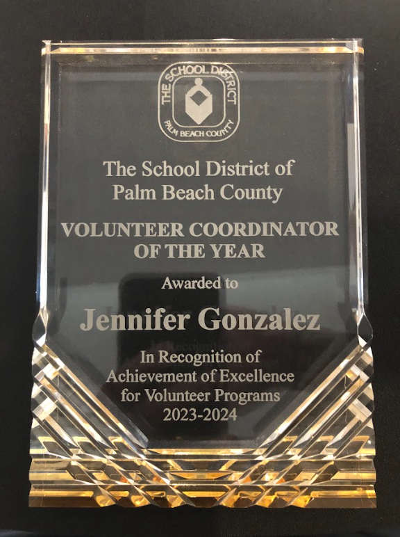 It is my pleasure and honor to announce the School District of Palm Beach County Volunteer Coordinator of the Year, Mrs. Jennifer Gonzalez!!!!  I was so excited to see her receive this very deserved award.  Especially since I've been keeping it a secret from her for 2 months.