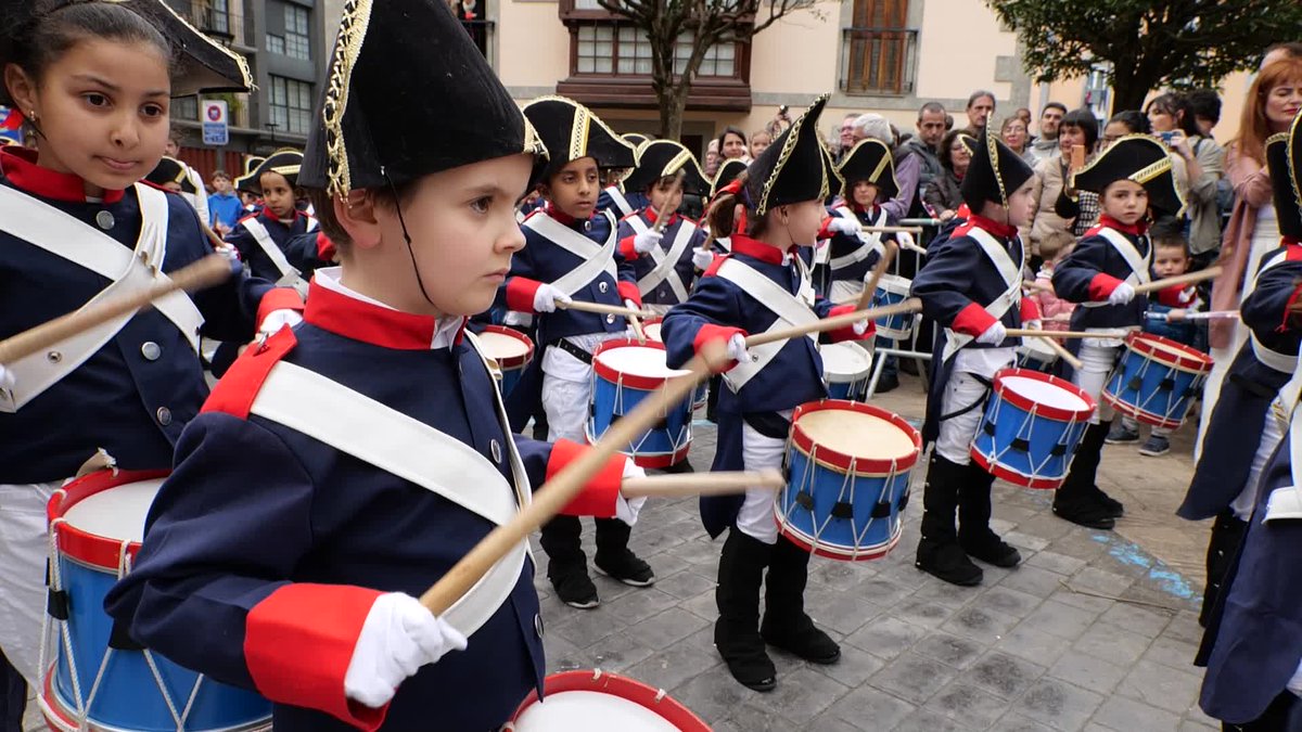 Gaur arratsaldean egin dute santakutzetako Zestoako haurren danborrada, ikusteko👇👇
erlotelebista.eus/azken-berriak-…