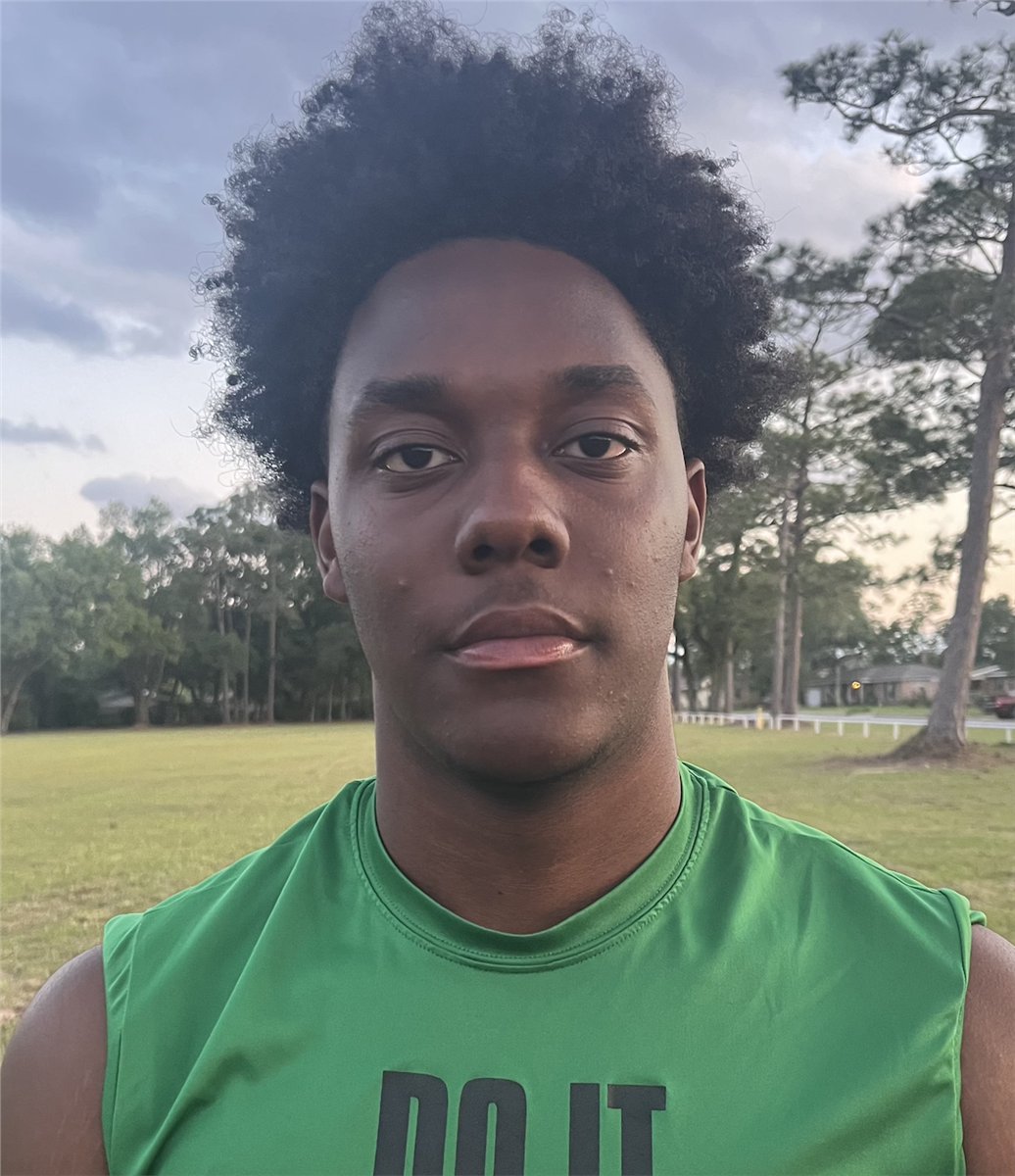Part II of the D-Line Primer series is here, featuring Pensacola Catholic star edge rusher, Trenton Henderson. @irishillustratd spoke with the talented Sophomore about his priorities, his early offers, and where he is looking to grow. (FREE)

247sports.com/college/notre-…