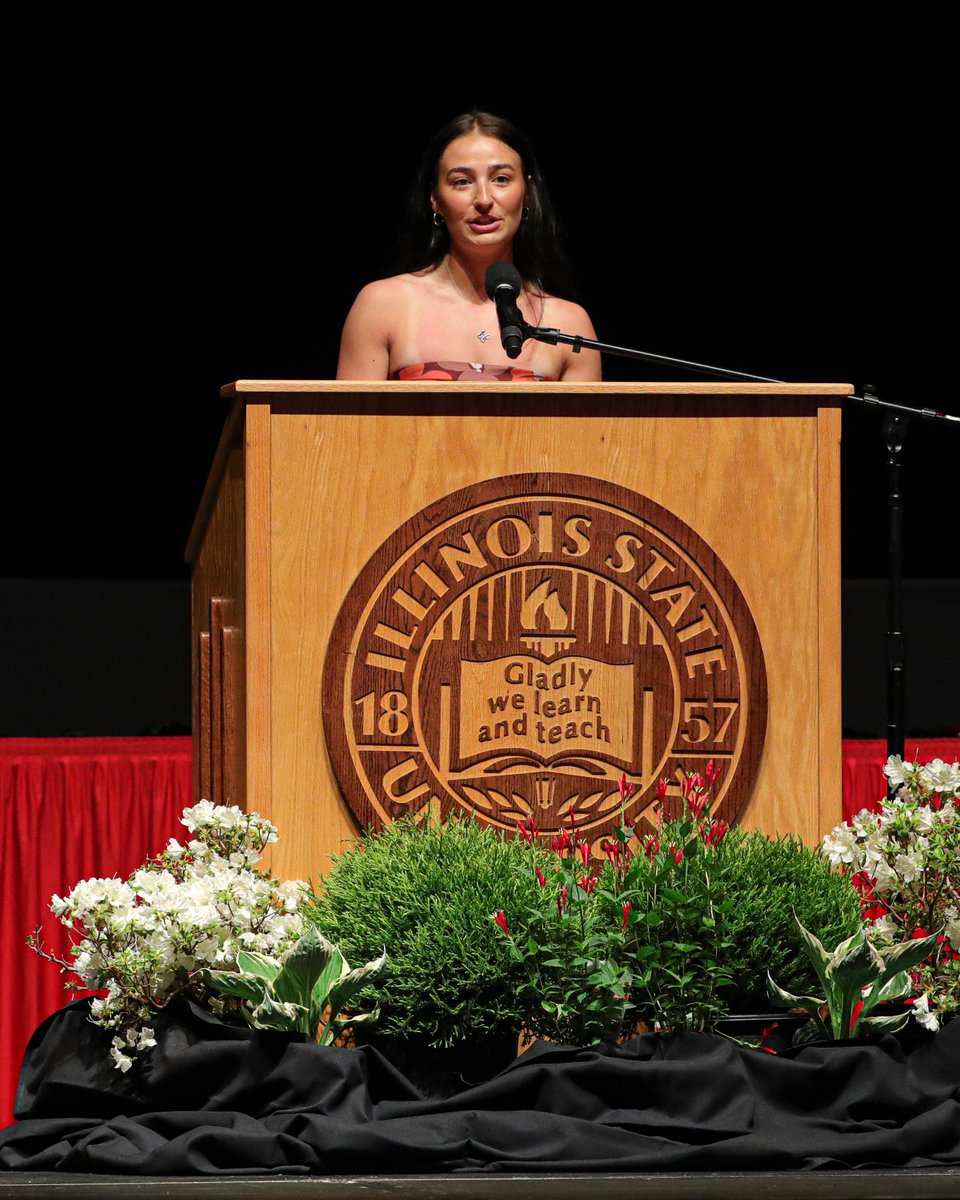 Huge shoutout to @madibylak for winning the Laurie Mabry Award & for a wonderful senior speech given by @kailichval 🫶 We are so proud of you. #RollBirds