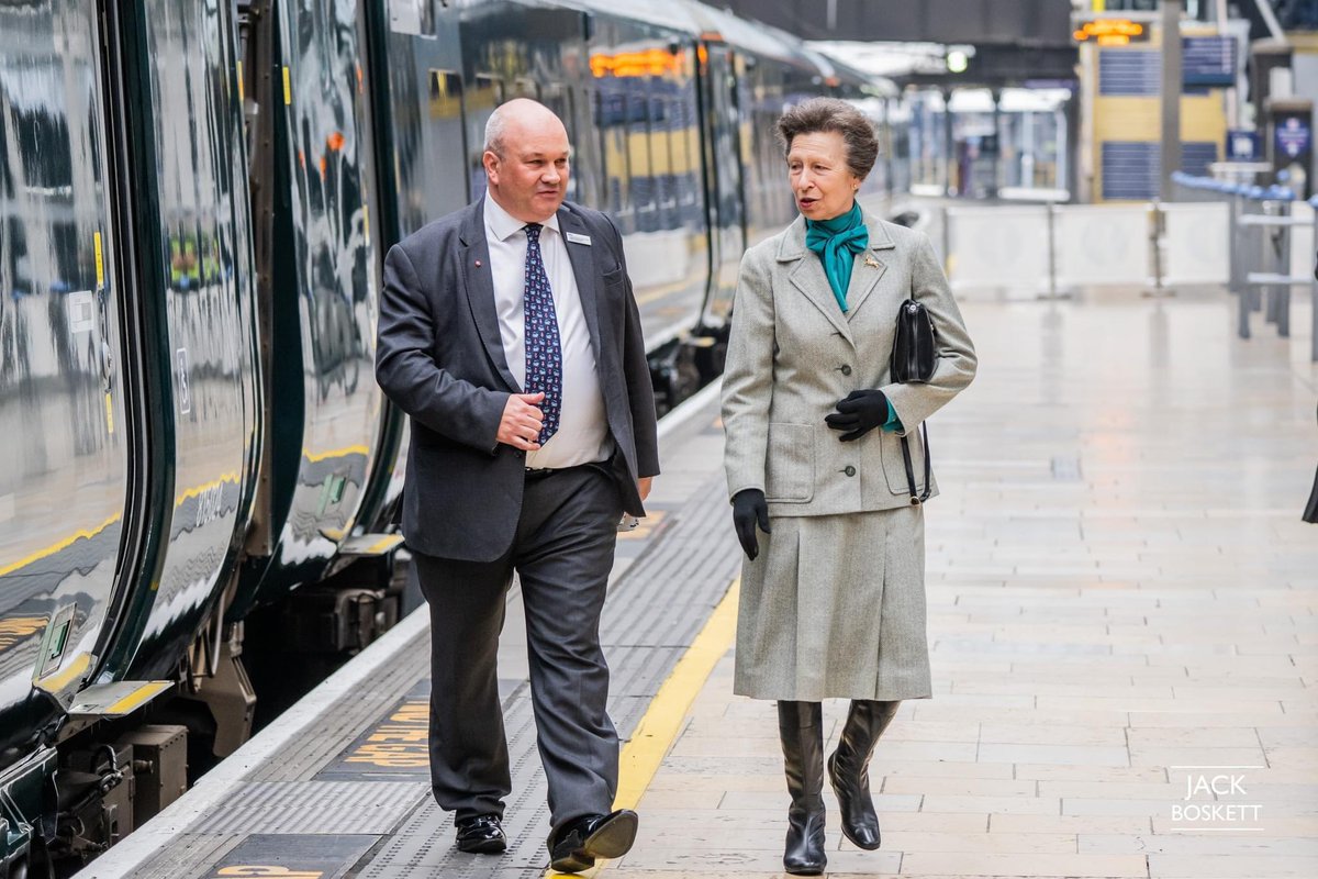 What an unforgettable day it was yesterday. I had the incredible opportunity to officially photograph an event at London Paddington station alongside Princess Anne as she officially named GWR Intercity Express Train No. 800024 'HRH The Princess Royal'. It was such an honour to be