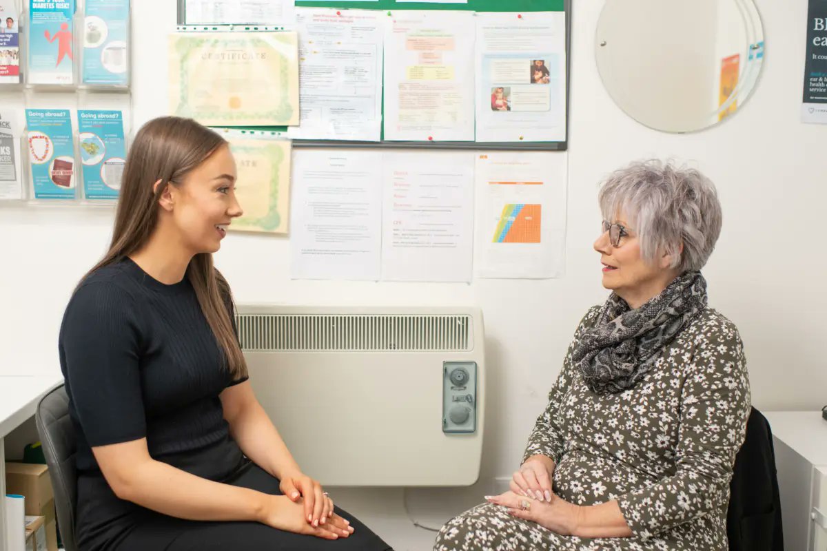 ComPharmEngland's tweet photo. We have received queries about when it is appropriate to make a claim for a Pharmacy First consultation and when a clinical record needs to be created. 

We have published a new resource. Download the help sheet, and read our related FAQs 👇

https://t.co/KlpaTpK4O9 https://t.co/frBazLA0NV