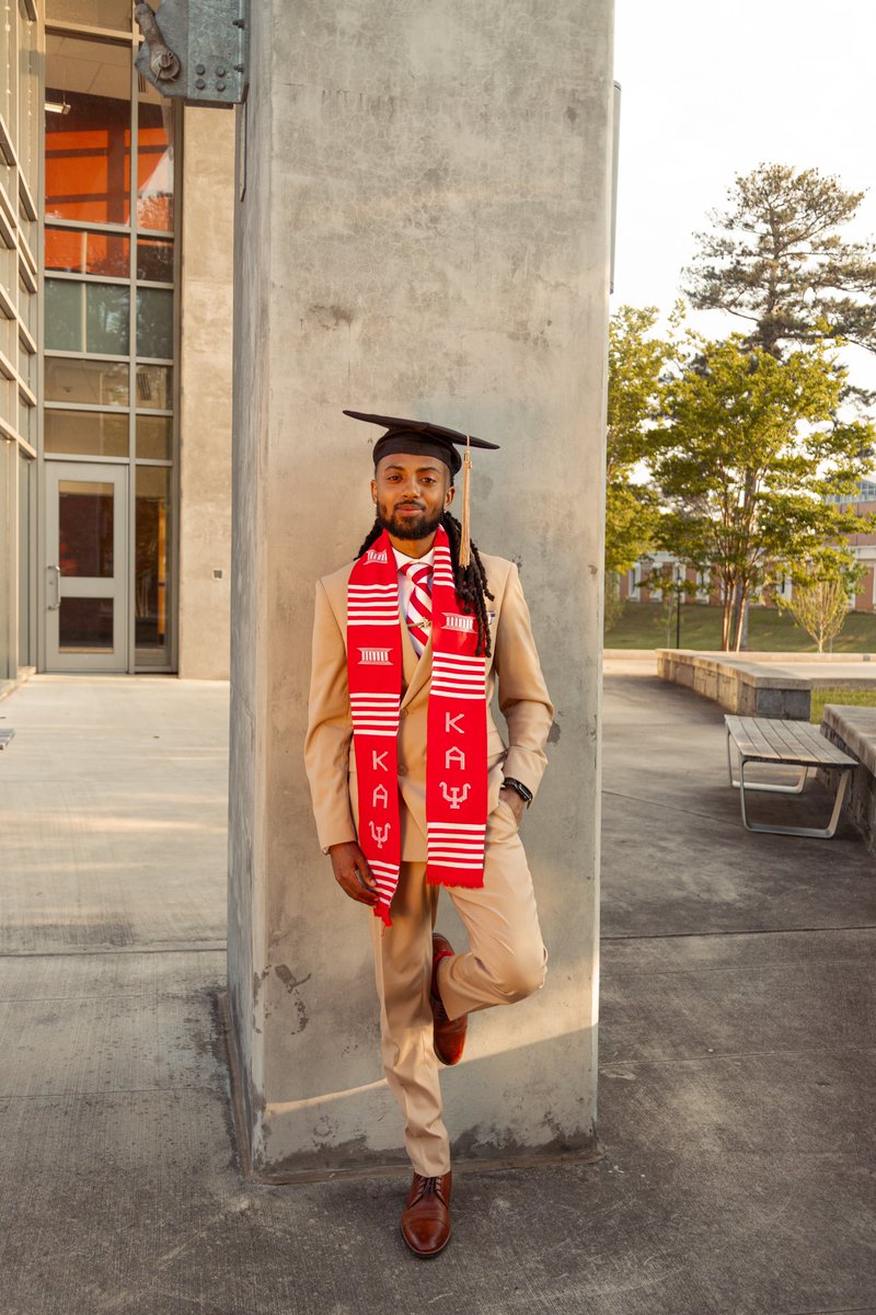 flacko_kg's tweet photo. Kendall Gantt, MBA 🕴🏽💼 https://t.co/3igmUkJqty