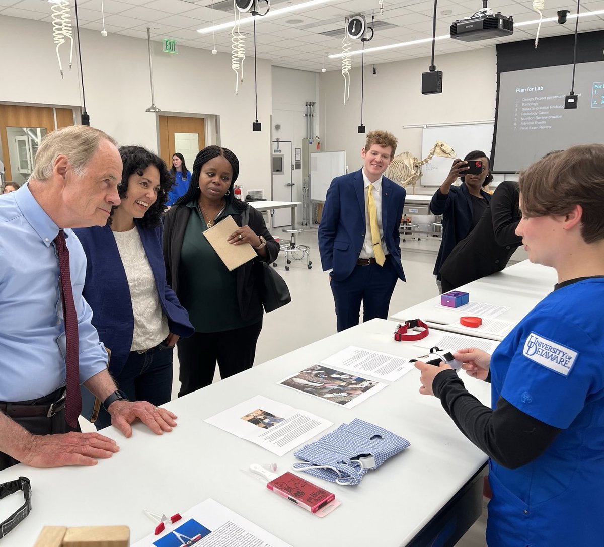 It was great welcoming @DepSecXoch to @UDelaware today! We saw first-hand how UD is working with @USDA to advance climate-smart practices & sustainability through investments in cutting-edge agricultural research, agriculture & food science programs, & scholarship opportunities.