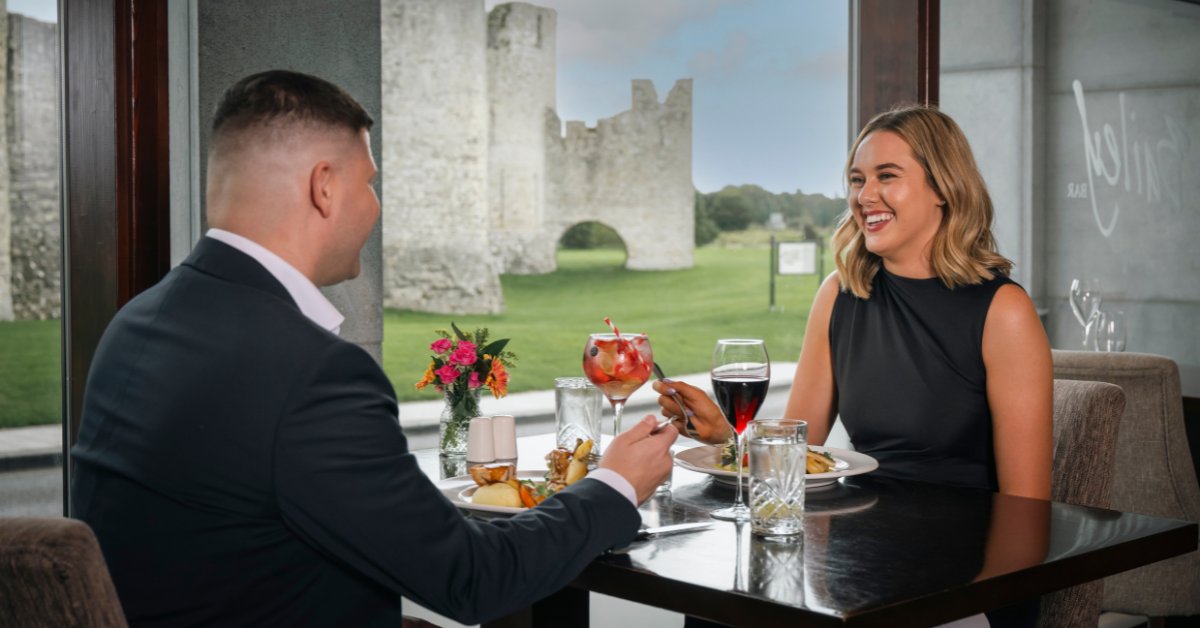 Escape for a romantic summer getaway with our Couples Summer Stay package! 💑! Book Now 👉 bit.ly/3wfpimV
.
.
.
.
.
 #CouplesSummerStay #RomanticGetaway #SummerRomance #GetawayForTwo #TrimCastle
