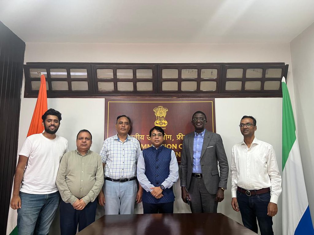 HCI Freetown arranged a B2B meeting between investors from India and Secretary General of Importers Association of Sierra Leone and entrepreneur Mr Rashid Conteh. Both sides discussed investment opportunities in agriculture and mining sectors. @IndianDiplomacy @MEAIndia