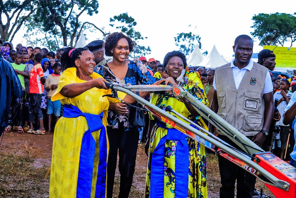 Today I joined Rt.Hon @RobinahNabbanja in Kasambya subcounty,Kakumiro District for their belated women's Day Celebrations. Promoting women empowerment from the grass root for socio-economic transformation is a core agenda of the NRM govt.