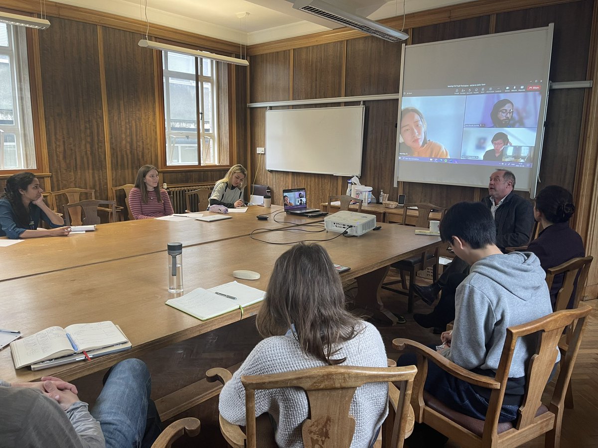 Rob Salguero-Gómez (@rob_salgo) on Twitter photo So inspirational to have <a href="/HugePossum/">Hugh Possingham</a> sharing experiences and giving professional advice to members of <a href="/SalGoTeam/">SalGo Team</a> and <a href="/MCEM_Oxford/">MCEM Oxford</a> So inspirational to have <a href="/HugePossum/">Hugh Possingham</a> sharing experiences and giving professional advice to members of <a href="/SalGoTeam/">SalGo Team</a> and <a href="/MCEM_Oxford/">MCEM Oxford</a>