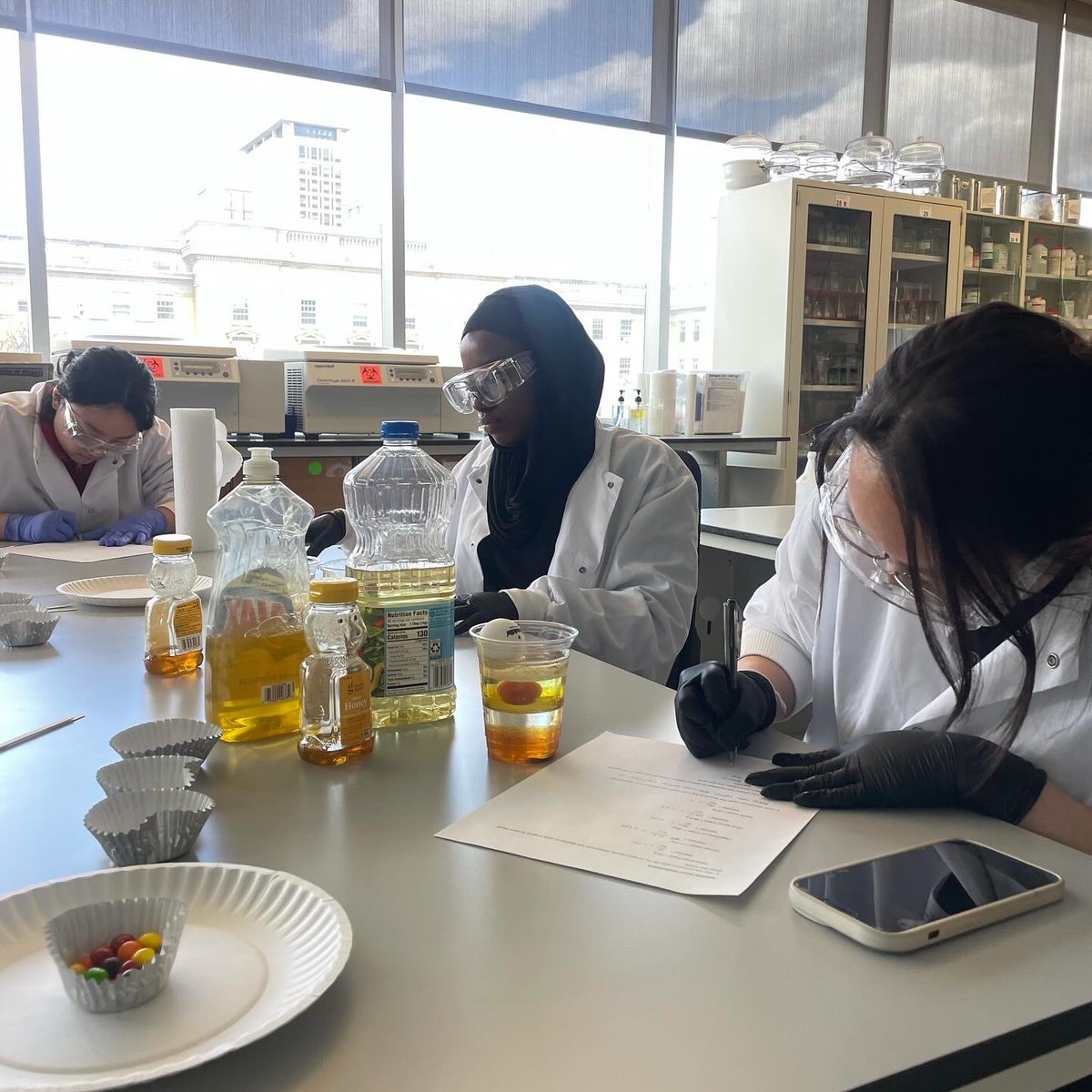 TinyEarthNet's tweet image. High school students from Green Bay, WI visited TE headquarters to learn more about antibiotic discovery
Students participate in TE with the Serious About STEM program, a collaboration between UWGB and GB West HS that provides underrepresented girls in STEM with hands-on research